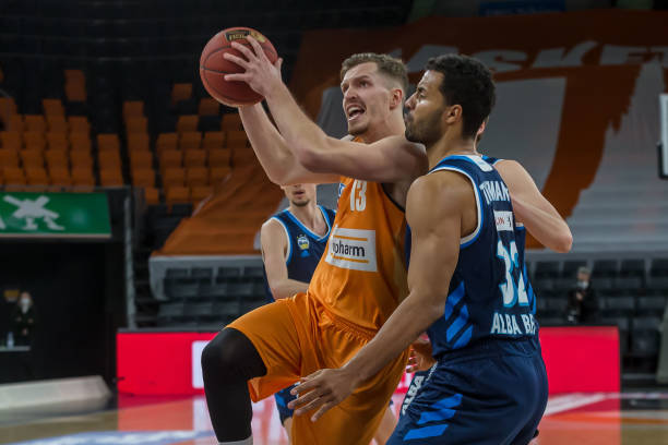 R在足球赛 R在足球赛